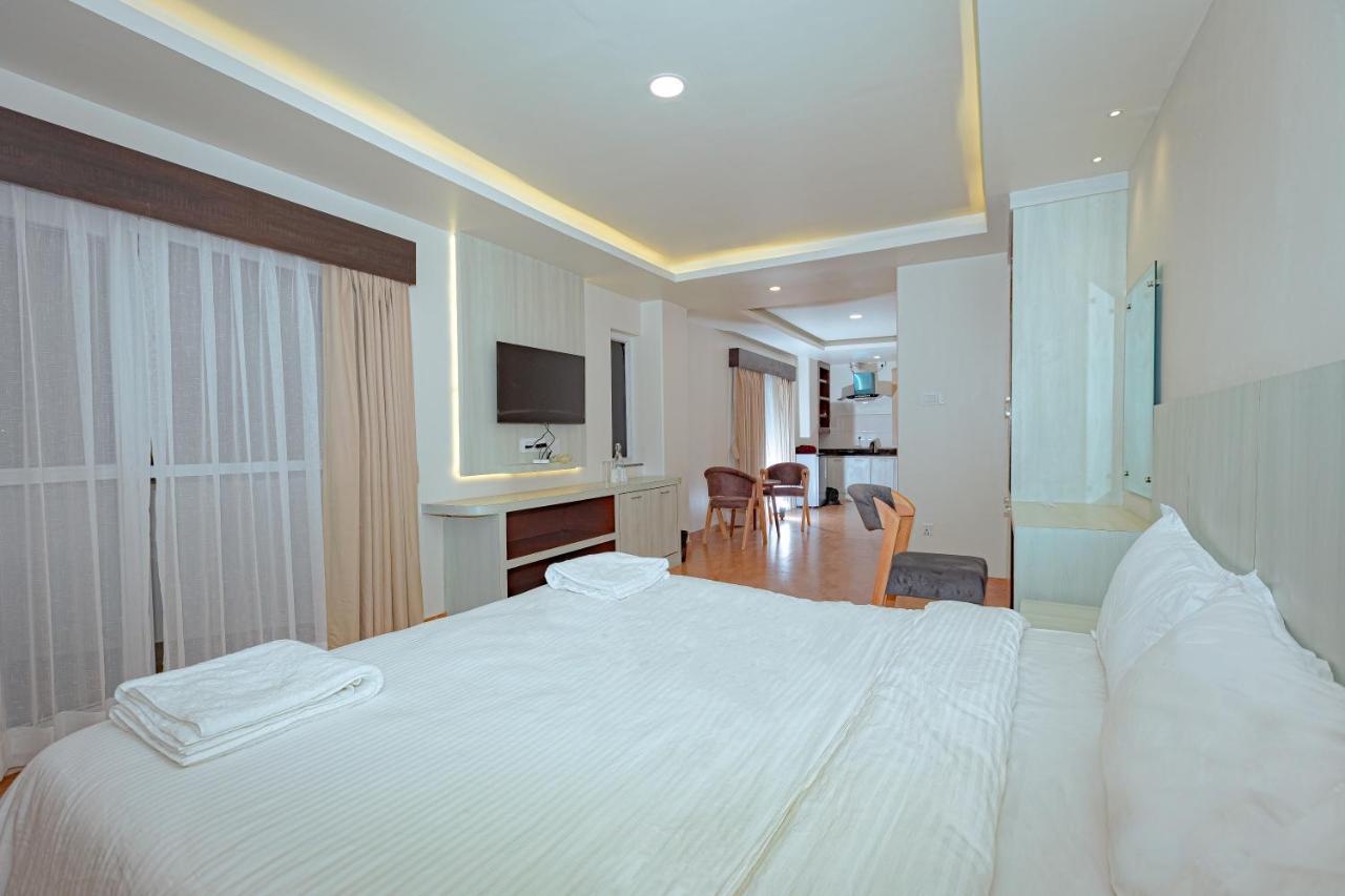Ferienwohnung Poms Penthouse Pokhara Exterior foto