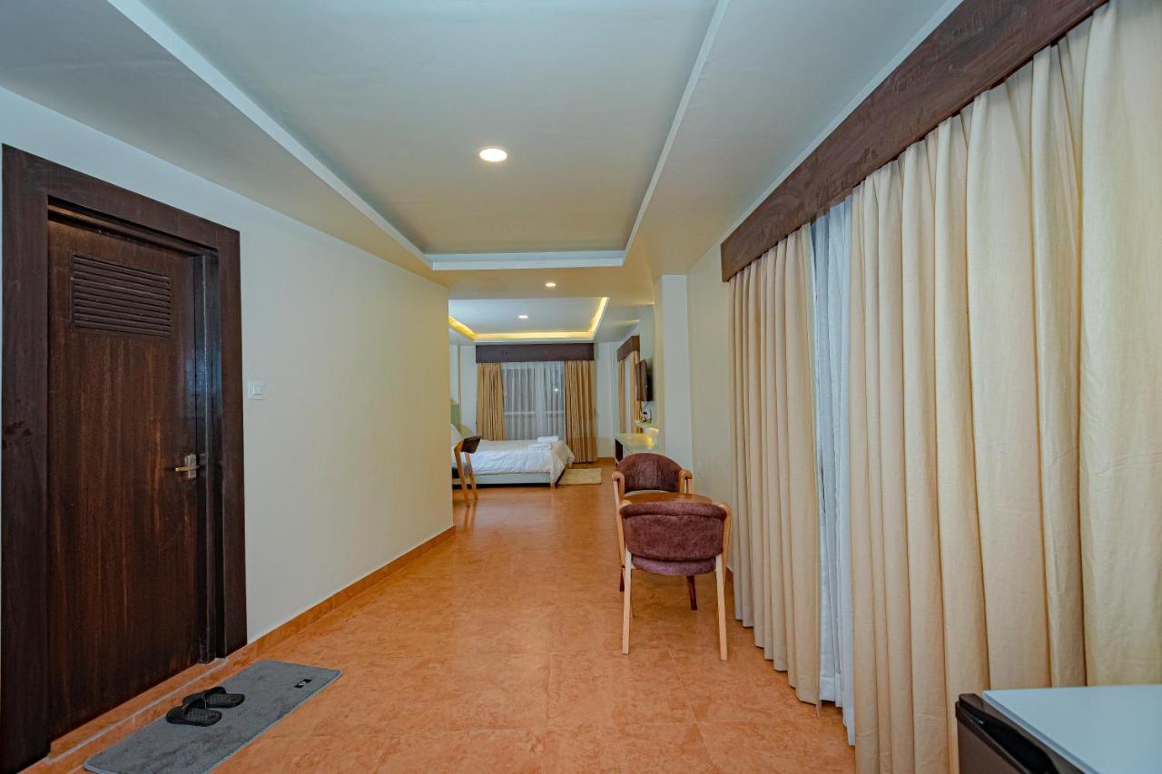 Ferienwohnung Poms Penthouse Pokhara Exterior foto